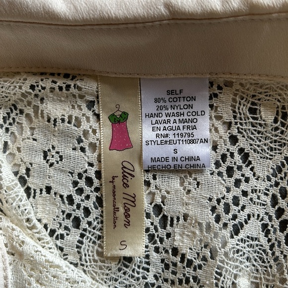 Alice Moon Lace button up top szS - Picture 10 of 11